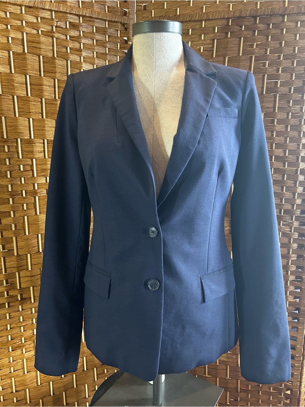 Navy Wool Blend Fitted Blazer Size 6 Classic Preppy Career Quiet Luxury